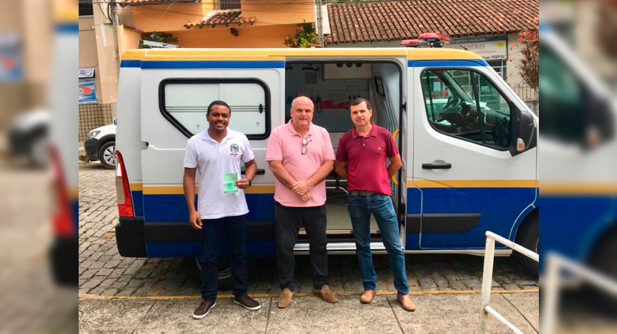 Santa Maria Madalena recebe uma ambulância zero km do Governo do Estado
