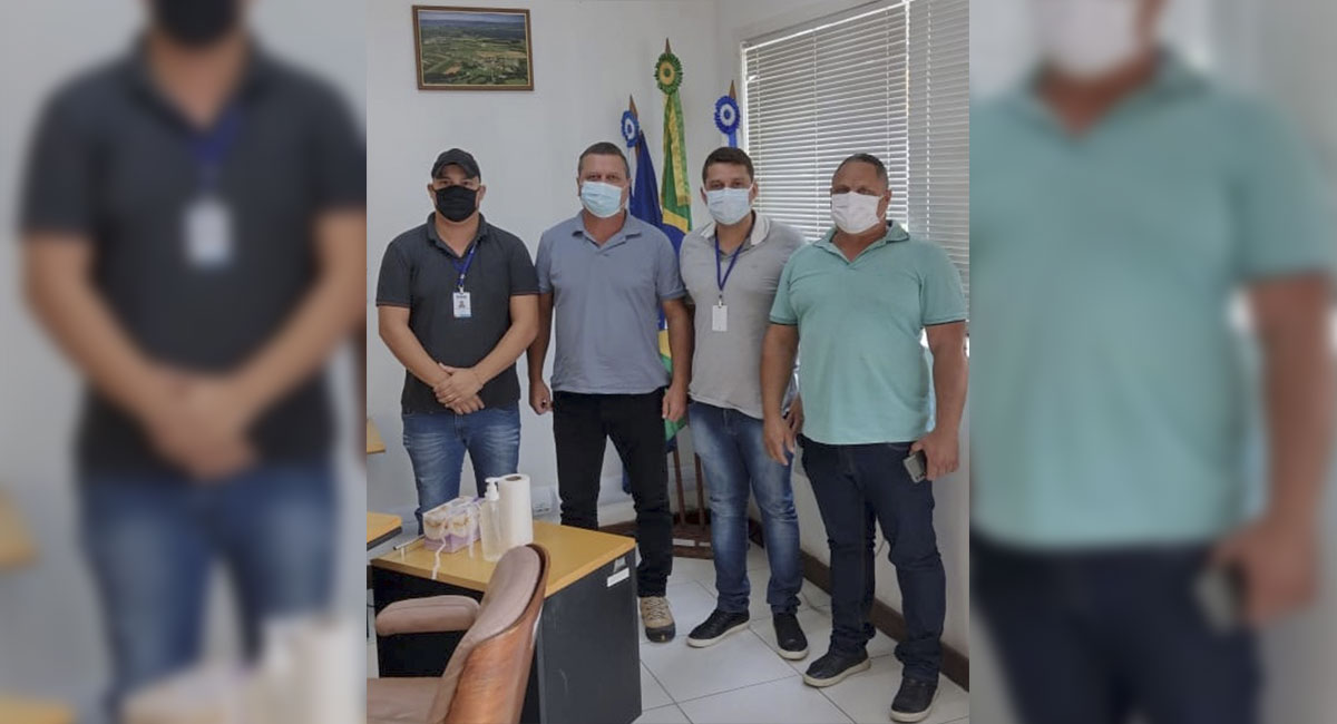 Prefeito recebe visita do Superintendente Regional do INEA