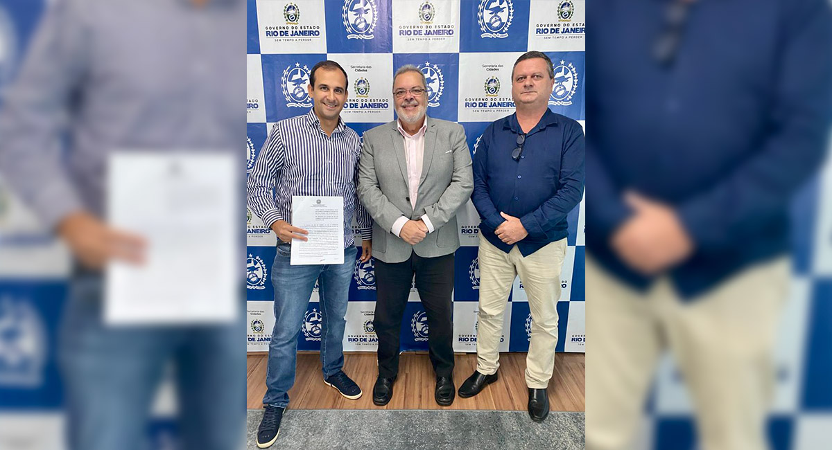 Prefeito assina convênio para obras de asfalto no município