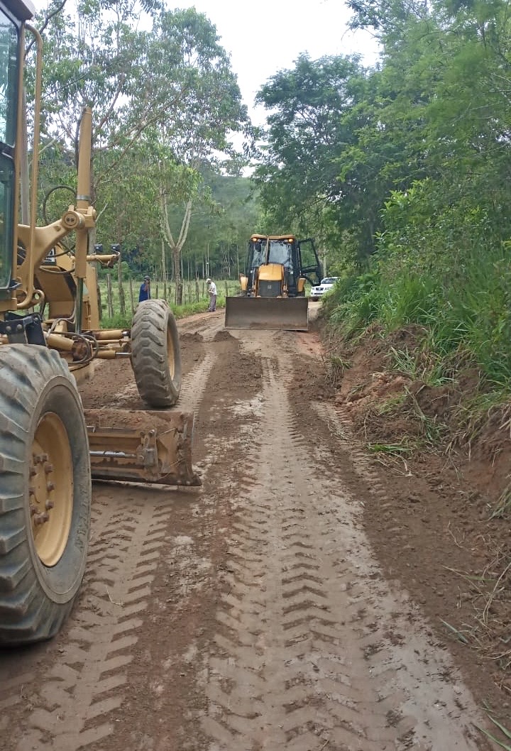 Prefeitura continua com trabalho de manutenção de estradas rurais