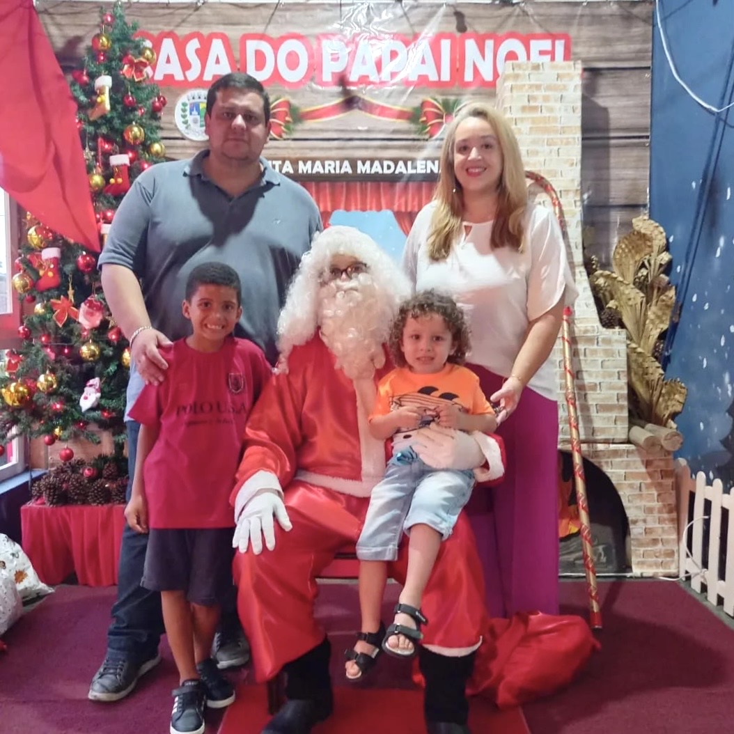 Magia Natalina: Inauguração da Casa do Papai Noel em Santa Maria Madalena