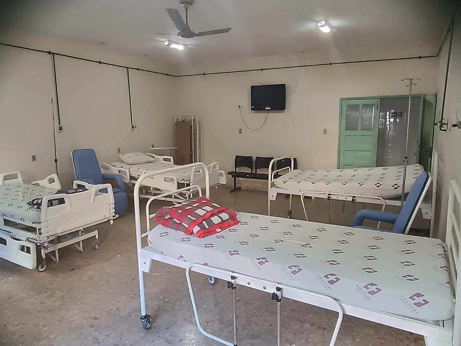 Secretaria de Saúde recebe novos equipamentos e insumos para sala de hidratação venosa no Hospital Basileu Estrela