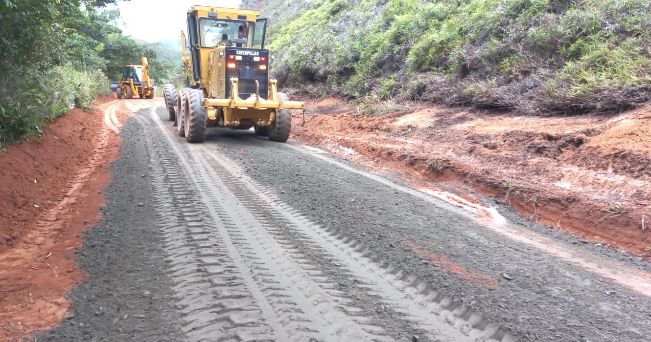 Manutenção das estradas vicinais em Santo Antônio do Imbé