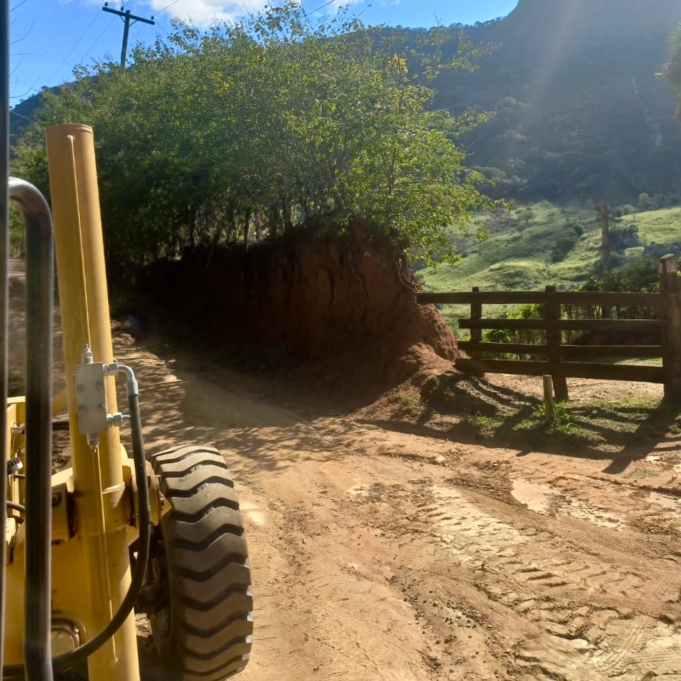 Estrada da Fortaleza recebe serviços de manutenção