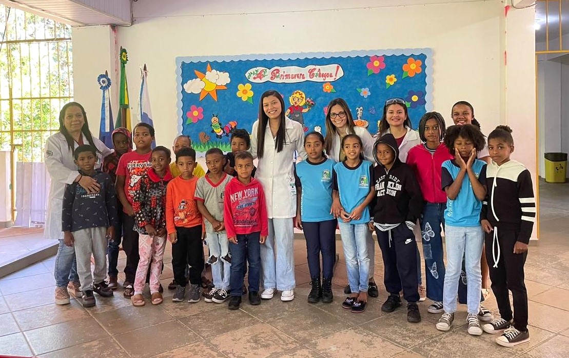 ESF Manoel de Moraes realiza ação educativa e de saúde na Escola Municipal Hélio de Souza Martins