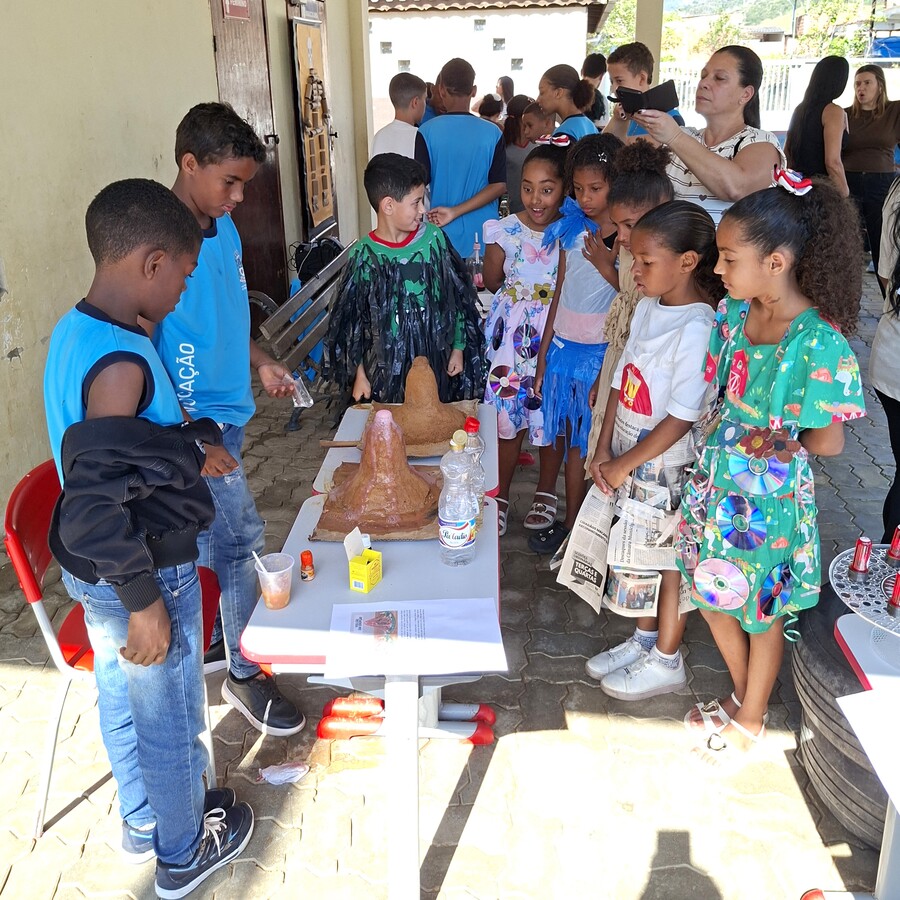 I Feira de Ciências da Escola Hélio de Souza Martins promove integração e sustentabilidade em Manoel de Moraes